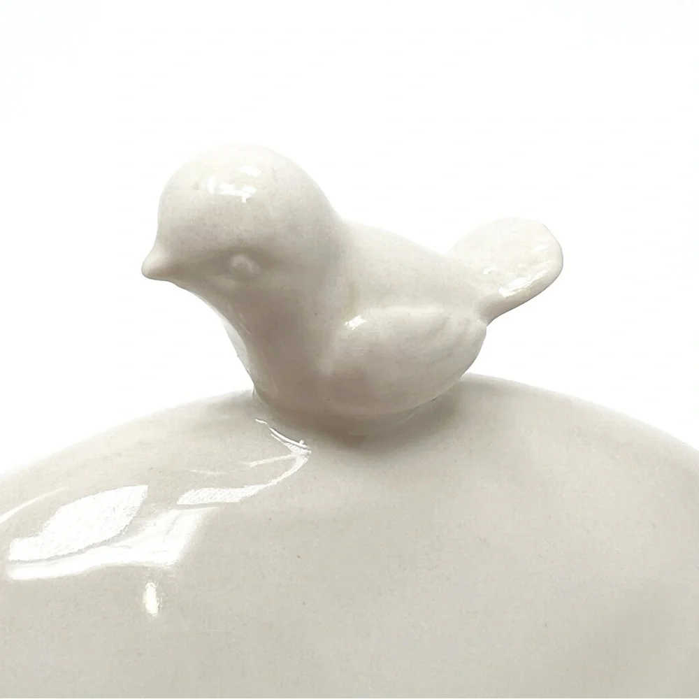 M Magenta by Rae Dunn Vintage Ceramic Covered Butter Cheese Dish Home Bird EUC